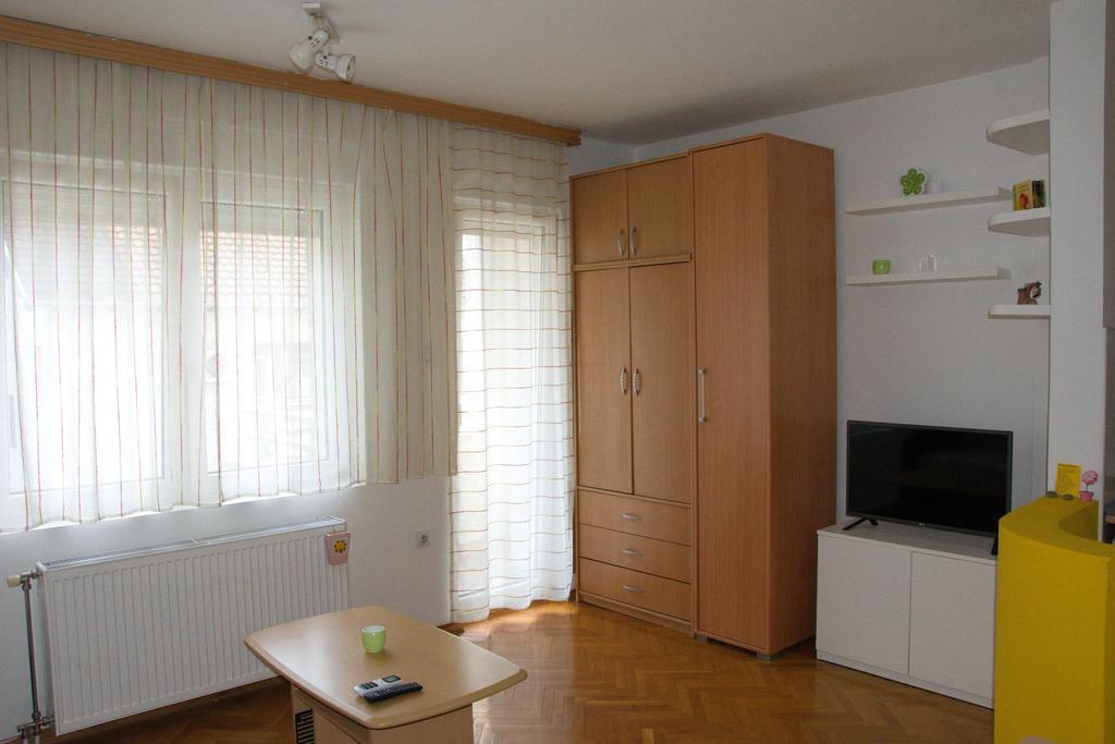 Studio Apartment In Novi Sad Center Extérieur photo